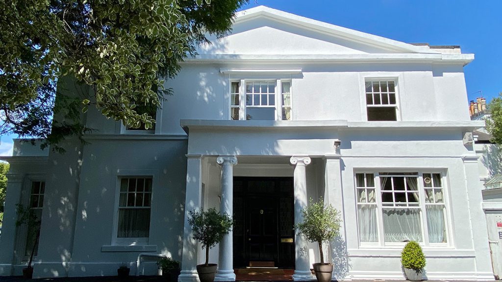 Entrance to Vomero Holiday Apartments in Torquay